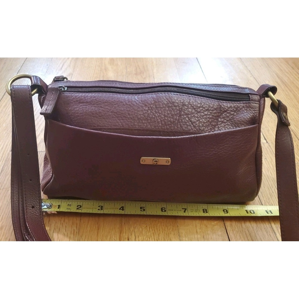 Etienne Aigner Vintage Classic Dark Burgundy Leather Shoulder Bag - Picture 3 of 13